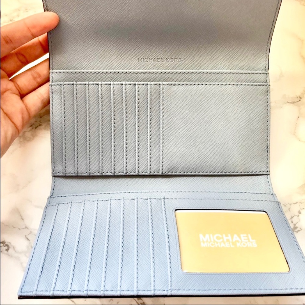 Michael Kors Jet Set travel trifold leather wallet - Picture 5 of 5